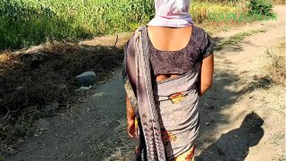 खेत में जा रही औरत की चाल पर एक शॉट मार दिया