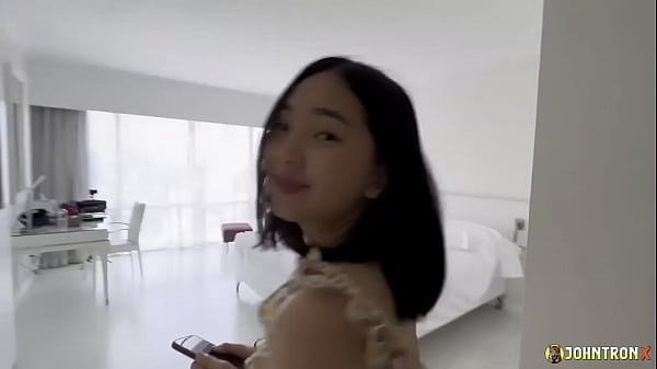 JohnTronX – Ngentot Memek Lebat Cewek Thailand Cantik