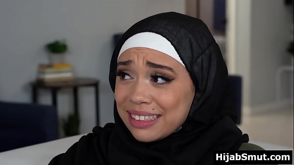 Pengalaman Pertama yang Panas dan Tak Terlupakan antara Kakak Tiri Muslim