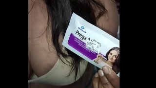 Tonton Langsung Proses Lengkap Ibu Tiriku Tes Kehamilan dengan Suara Hindi yang Menggoda