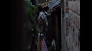 Desi Kencing dan Pipis2