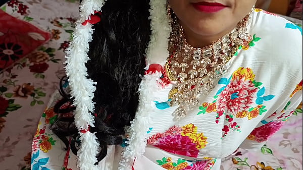 भाभी की गीली चूत में लंड डालकर चोदा साले ने