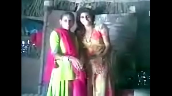 Keseruan Lesbian Desi yang Menggoda