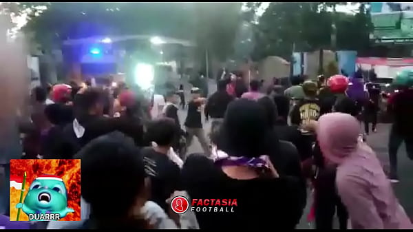 Baku Hantam di Tribun: Persik vs PSIM, Adu Panas Suporter yang Menggoda