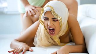 Membujuk Kekasih Berhijab untuk Bercinta yang Dilarang Budayanya – Nafsu Terpendam