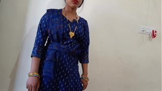 Gadis desi India panas dari desa merintih kesakitan saat ditembak dari belakang dengan audio Hindi jernih