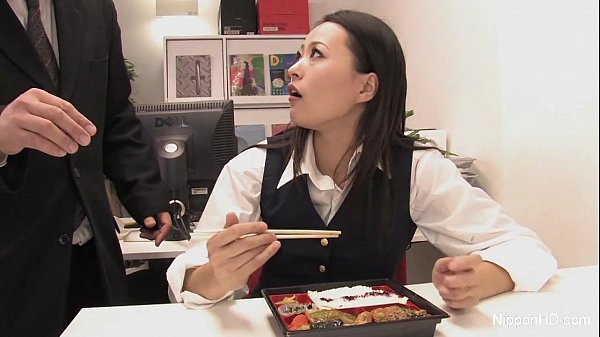 Tetesan Nafsu di Balik Meja Kantor Jepang