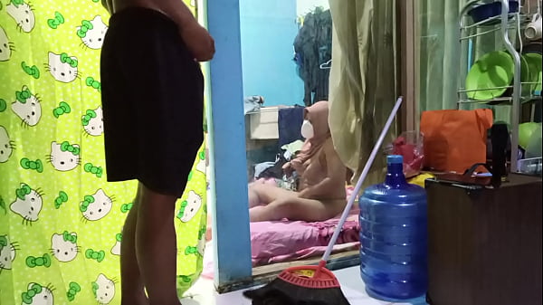 Menggoda Istri Teman yang Sedang Menggairahkan