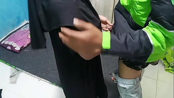 Goyangan panas ojol, tantangan mesum yang bikin penasaran