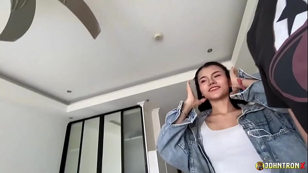 JohnTronX – Aku Isi Penuh Seorang MILF Thailand Muda yang Jago Ngeblow