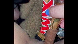 Kopi Cappuccino dan Cokelat Twix Menggoda di Lubang Merah Tua Perawan 18 Tahun – Nafsu Makan Liar dan Erotis – Gadis Porno Los Angeles Menggesek dan Merintih – Bintang Amatir Terpanas dari Saudi, Putih Salju Arab yang Haus BBC Amerika
