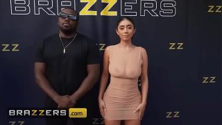 Violet Myers Pamer Lubang Pantatnya untuk Paparazi