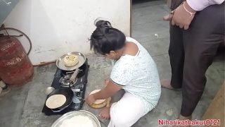 Ibu Tiri India yang Menggoda Menggairahkan di Dapur