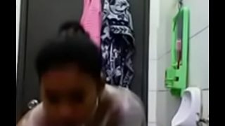Goyangan Seksi 4392872: Pamer Tubuh Mulus Tanpa Malu