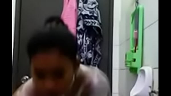 Goyangan Seksi 4392872: Pamer Tubuh Mulus Tanpa Malu