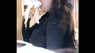 Monica Adhea, Model Indonesia yang Ganas dan Haus Aksi Ranjang
