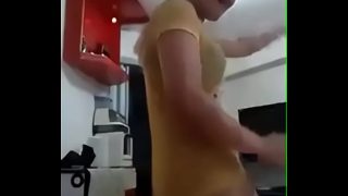 Gadis Indonesia yang Membara dengan Gairah