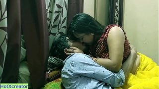 Nama ceweknya siapa? Adegan panas model serial web India dengan suara Hindi jernih