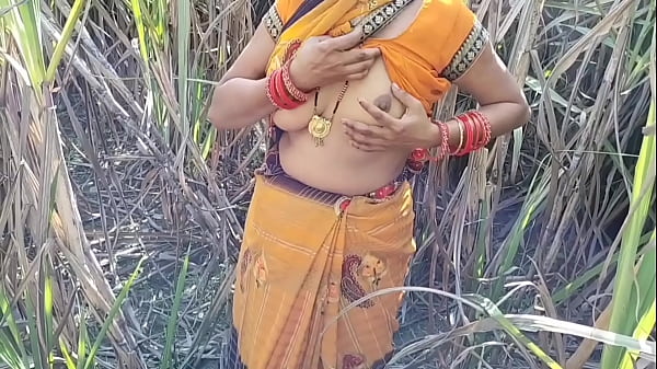 Gadis Desa India Telanjang di Alam Terbuka