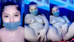 Fitriyana yang Menggoda dengan Tubuh Seksi dan Sensual