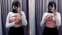 Gadis Berjilbab Pamer Payudara Mulusnya