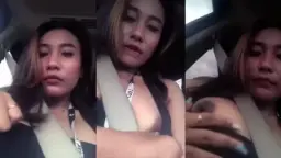 Herradure Pamer Payudara Montok di Dalam Mobil