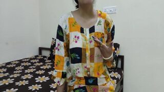Ibu India menggoda dalam video panas bersama putranya