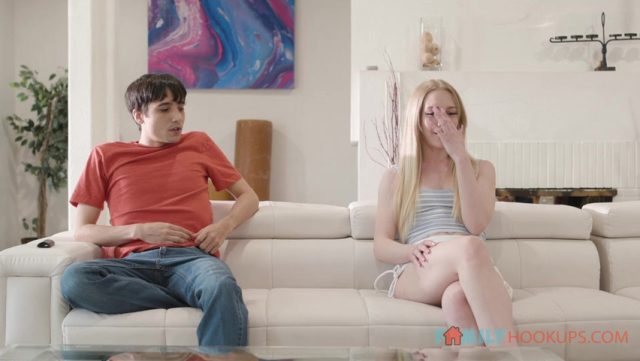 Menggoda Sepupu Seksi – Emma Starletto yang Menggairahkan