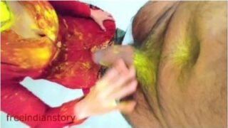 Pasangan mesum bercinta liar di tengah keriuhan perayaan Holi