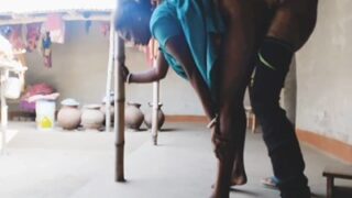 Video panas suami istri bercinta berdiri
