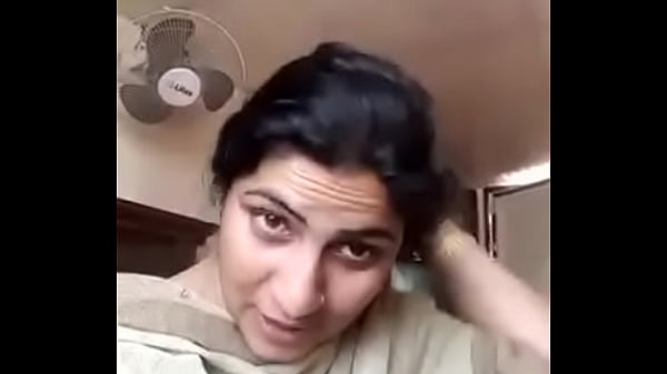 Istri Desi yang menggairahkan