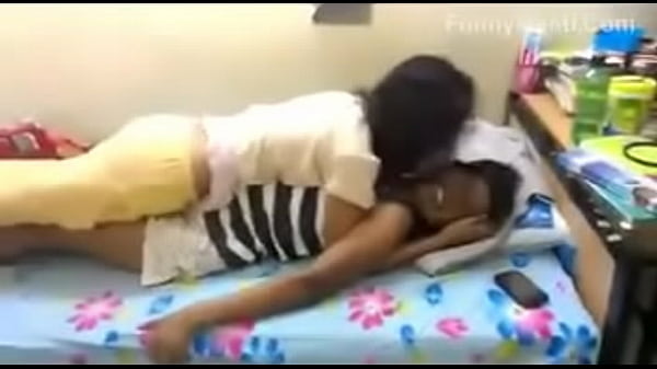 Gadis-gadis desi liar berasyik-masyuk di kamar hotel