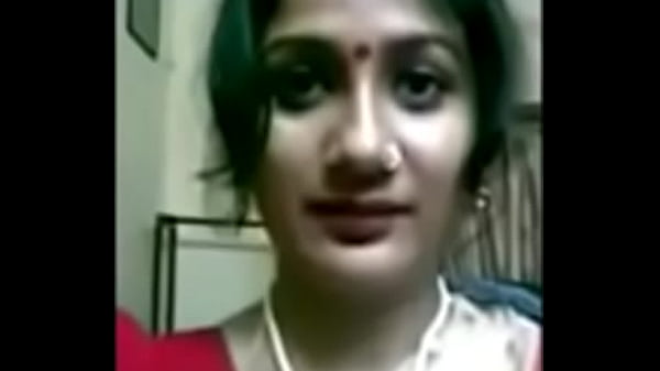 Desi bengali ibu rumah tangga montok dengan payudara besar menggoda