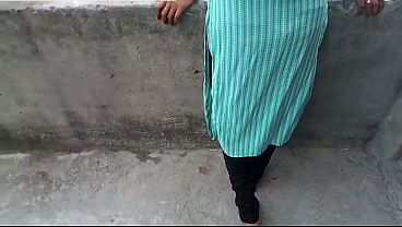 Bhai ne apni desi stepsister ko zor zor se chodkar uski cheekhon se bhar diya pure ghar mein, asli Hindi audio mein