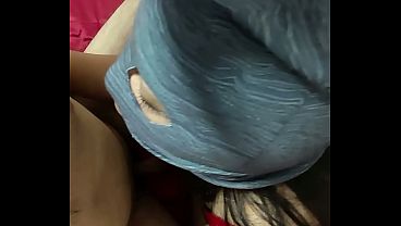 Seks anal, hisap puting, dan bercinta penuh gairah bersama ibu MILF yang menggairahkan