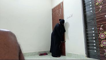 Gadis kampus India pertama kali merasakan kenikmatan ranjang