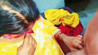 Bhabhi India dengan memek ketat dikocok posisi sendok, erangan dalam bahasa Hindi terdengar jelas