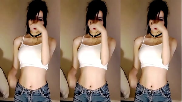 Cô gái Trung Quốc nóng bỏng với vũ điệu quyến rũ kích thích