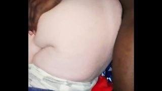 Kepala Headrietta adalah yang terbaik untuk seorang ibu tiri, memberikan blowjob terhebat yang bisa diimpikan pria.