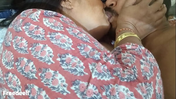 Kakak Iparku yang Nyata Mengajariku Cara Bercinta Tanpa Izinku. Video Lengkap Bahasa Hindi