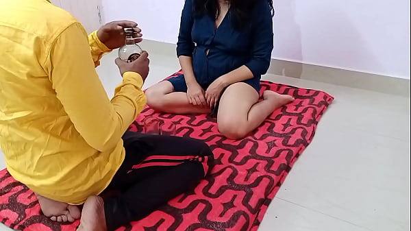 सौतेली बहन को शराब पिलाकर रात भर जबरदस्ती चोदा