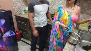 Bhabhi Mesum Digitua Devar di Dapur, Pertama Kali Ngentot Keras