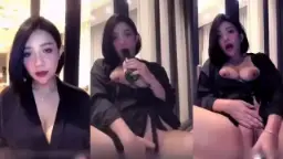 Babynookie Mengocok Kontol Pakai Botol di Onlyfans