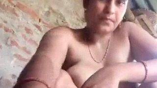 Cewek desi becek, memek berdarah bikin greget