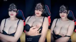 Kigkin Marcha Cantik Menggoda dengan BH Hitam yang Membara
