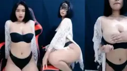 Marscha cantik, pantatnya montok, toketnya tobrut bikin ngiler.