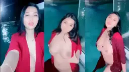 Miya mandi basah-basahan di kolam renang, pamer tubuh seksi bikin ngiler