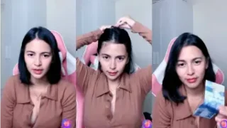 Tampilan Hot Miss Almira, Belahan Dada Menggoda
