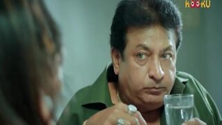 Tonton serial dewasa India: ibu mulus panas dan ramuan cinta bikin makin nafsu.