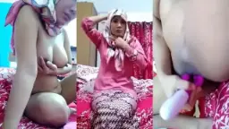 Ukhty Berhijab Montok Asyik Colmek